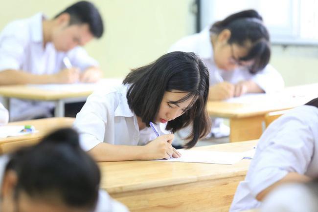 Hà Nội: Học sinh lớp 12 làm bài kiểm tra, thi trực tuyến vào cuối tháng 5 - 1
