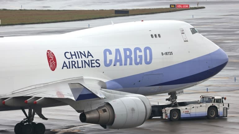 Đợt bùng phát ổ dịch lớn chưa từng thấy ở Đài Loan được cho là có liên quan tới khách sạn Novotel và phi công của hãng China Airlines. Ảnh: Reuters