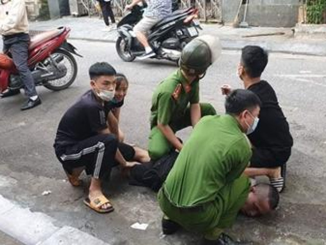 Pháp luật - Khống chế thanh niên chặn ô tô “xin đểu” tài xế, đánh công an