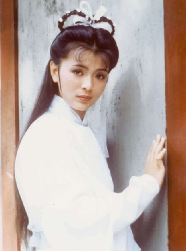 Tới năm 2000, Trần Ngọc Liên tuyên bố rút khỏi làng giải trí, theo đạo Phật tu hành. Hơn 20 năm qua, nữ diễn viên vẫn được nhiều người hâm mộ quan tâm và theo dõi.
