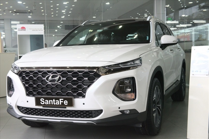 VinFast Lux SA2.0 vs Hyundai SantaFe: Bạn sẽ chọn xế Hàn hay Việt khi "vác" hơn 1 tỷ đi mua xe? - 3