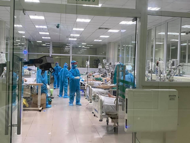 Cửa chính phòng điều trị bệnh nhân Covid-19 đều phải mở toang, không dùng điều hoà, chỉ dùng quạt máy