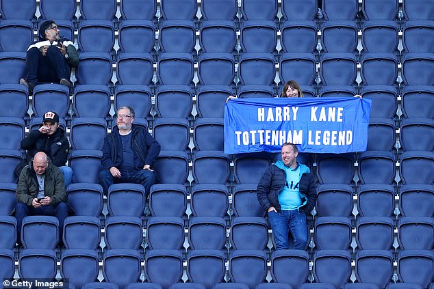 Harry Kane hành động lạ như xác nhận chia tay Tottenham - 2