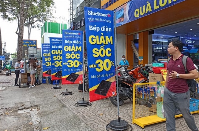 Siêu thị điện máy tung loạt chương trình ưu đãi nhằm thu hút khách hàng