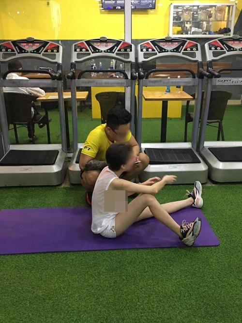 Người phụ nữ đi mặc mốt không "phòng hộ" từng gây xôn xao mạng xã hội.