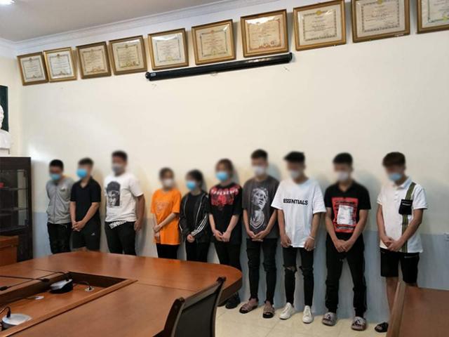 Pháp luật - "Quái xế" tuổi teen phóng bạt mạng náo loạn phố đêm Hà Nội chỉ vì điều này