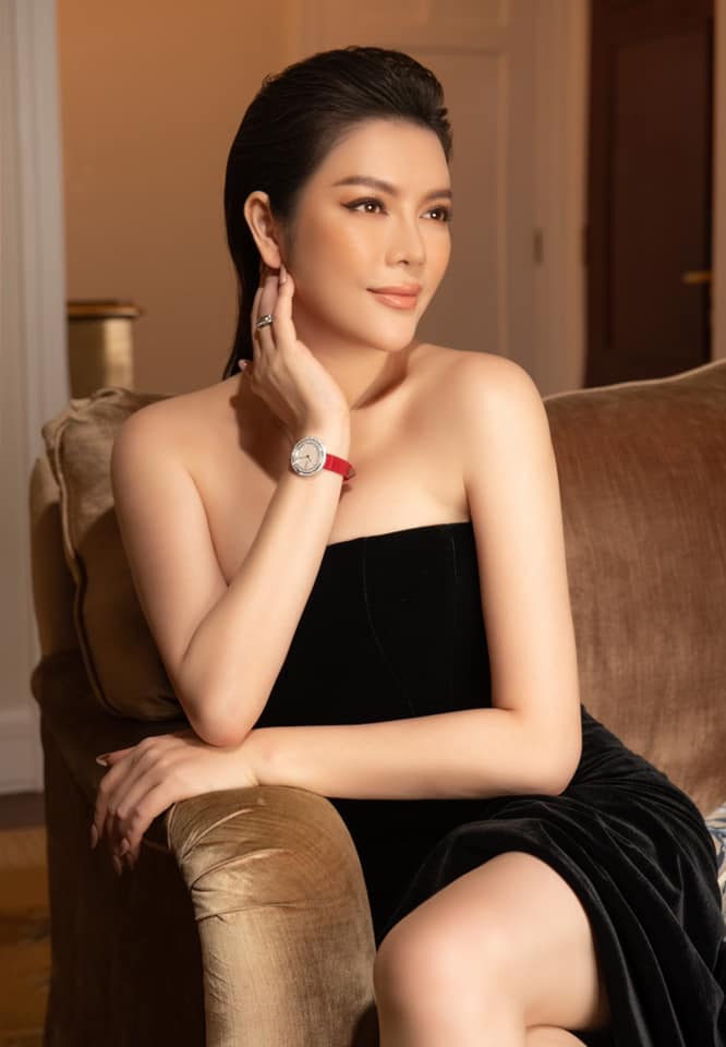 Lý Nhã Kỳ bất ngờ khoe 1 bức ảnh khiến dân mạng tò mò - 5