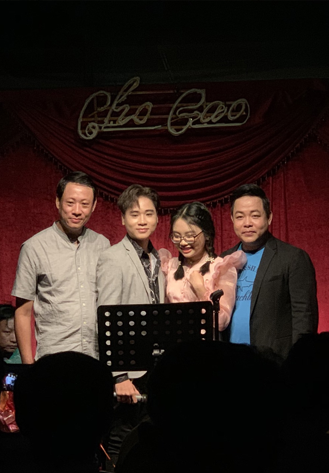 Ngoài Phương Mỹ Chi, Quang Lê còn nhận nuôi Nguyễn Quý và Quang Nhật. Hai giọng ca này cũng được Quang Lê nâng đỡ nhiều trong sự nghiệp âm nhạc.
