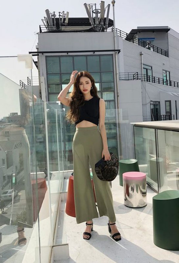 4 chiếc áo màu đen giúp nàng sành điệu hơn - 1