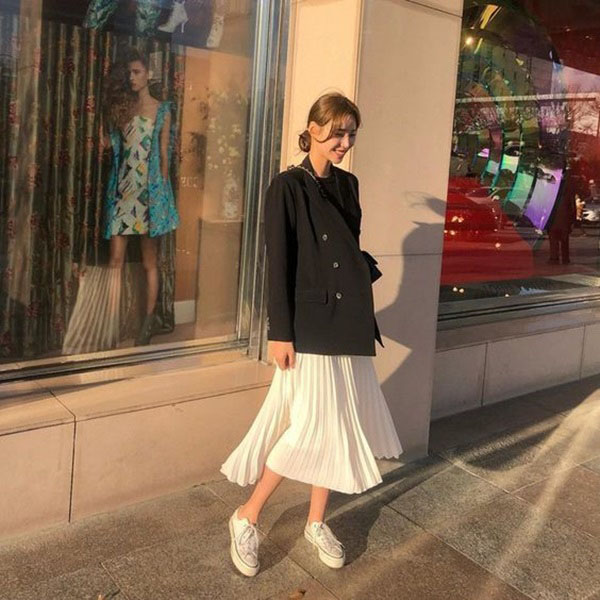 4 chiếc áo màu đen giúp nàng sành điệu hơn - 9