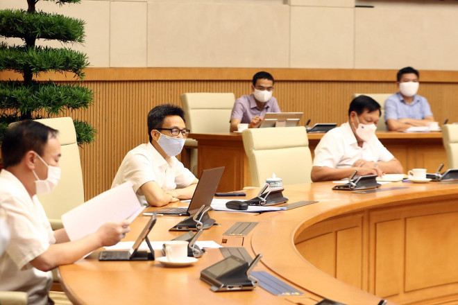 Phó Thủ tướng Vũ Đức Đam yêu cầu tiếp tục theo dõi chặt chẽ các ổ dịch ở Bắc Ninh, Bắc Giang. Ảnh: VGP