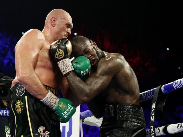 Thể thao - "Vua giang hồ" Fury phải đấu Wilder, Joshua cay cú gặp "Độc cô cầu bại"