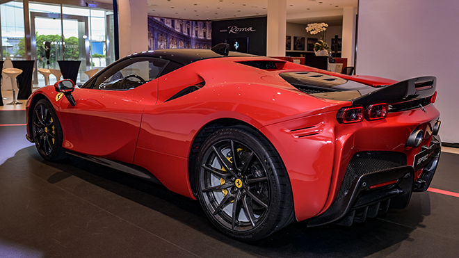 Bộ đôi siêu phẩm Ferrari giá “triệu đô” ra mắt tại Việt Nam - 9