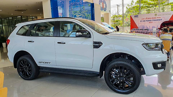 Ford Everest giảm giá hơn 80 triệu đồng tại một số đại lý - 2