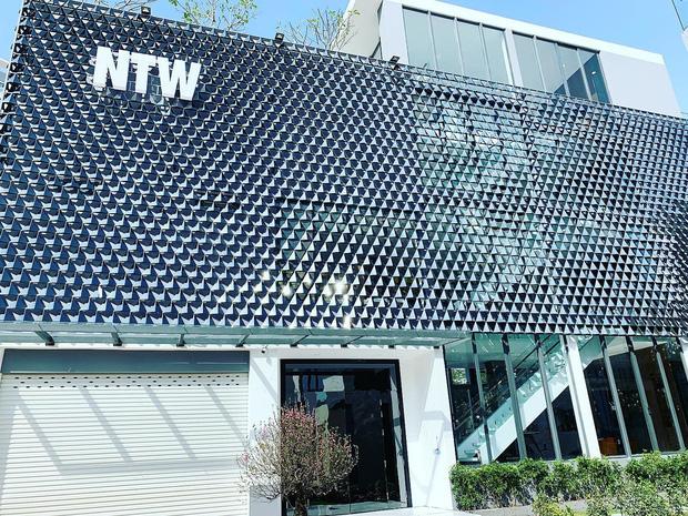 Lộ "kho hàng hiệu" gây xôn xao của mỹ nhân Trà Vinh - 3