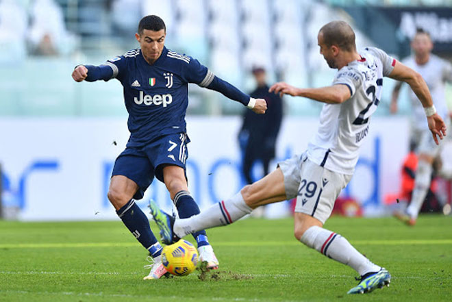 Ronaldo cùng Juventus phải thắng Bologna và mong chờ may mắn để đoạt vé vớt dự Champions League