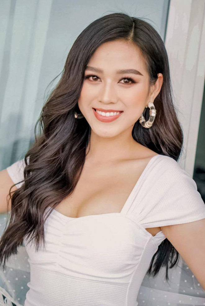 Hoa hậu Đỗ Thị Hà với những khuôn hình ngày càng nóng bỏng - 8