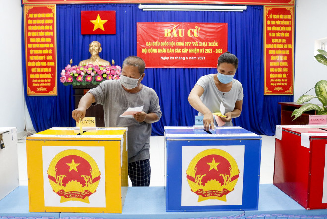 Tính đến đầu giờ chiều 23-5, xã đảo Thạnh An đã có hơn 70% cử tri đi bầu. Ảnh: Nguyệt Nhi