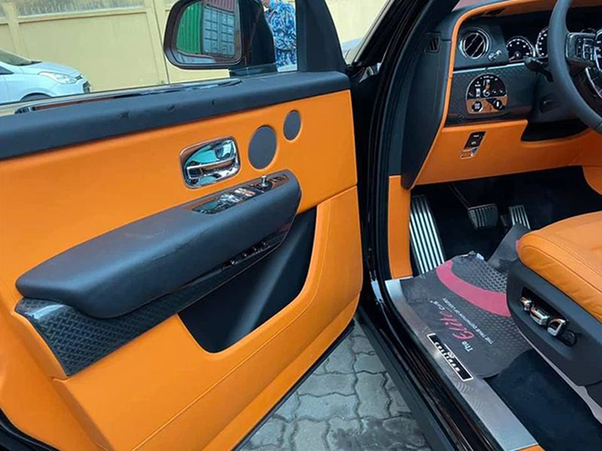 The 3rd Rolls-Royce Cullinan Black Badge returns to Vietnam with a color interior "a bit tired"  - 7