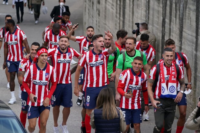 Fan "cuồng" Atletico làm loạn ngày vô địch La Liga, một người thiệt mạng - 3