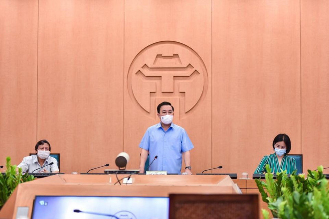Phó Chủ tịch UBND thành phố Hà Nội Chử Xuân Dũng phát biểu tại cuộc họp.
