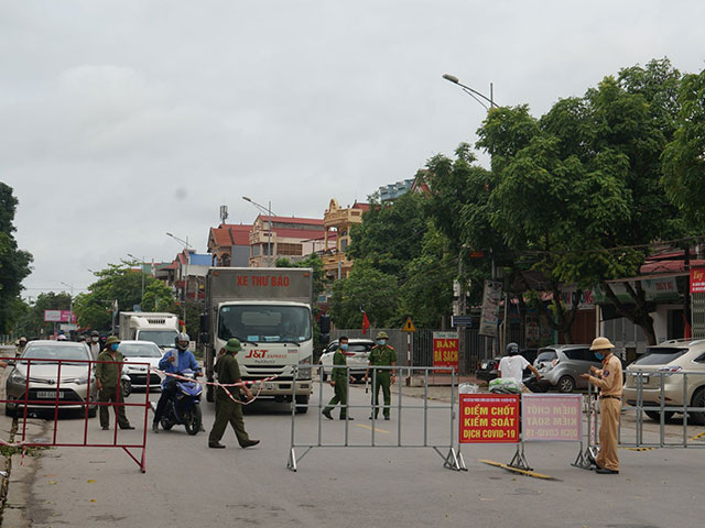 Lực lượng chức năng tỉnh Bắc Giang lập chốt kiểm soát dịch bệnh