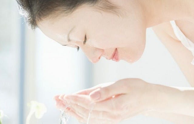 Vì sao phụ nữ Nhật tốn 10 phút để rửa mặt? - 1