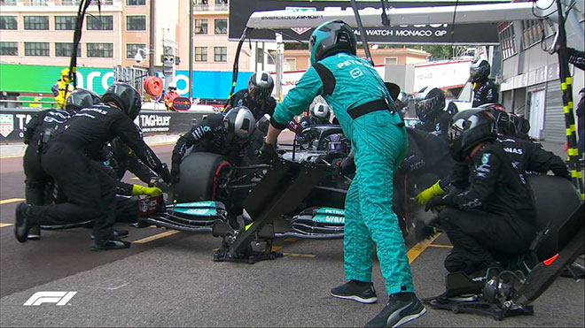 Lợi dụng khoảng trống, Hamilton nhắm tới fastest lap