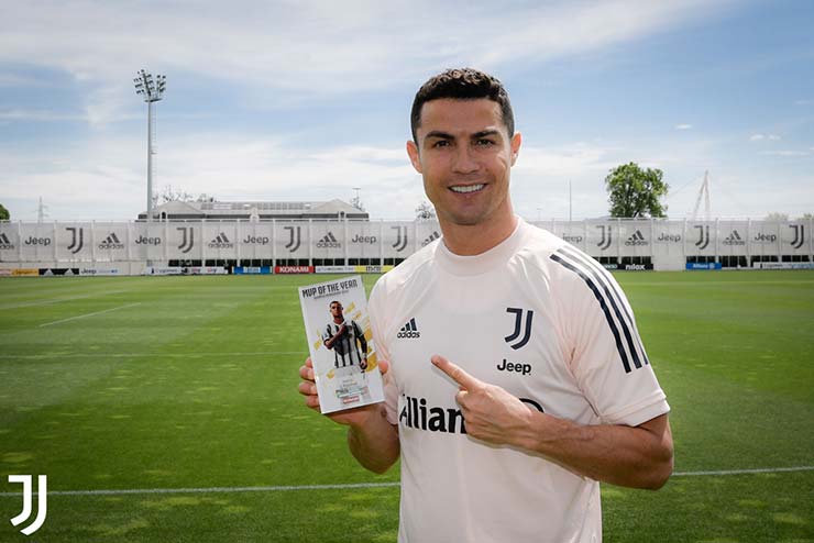 Cristiano Ronaldo nhận giải Cầu thủ hay nhất mùa của CLB