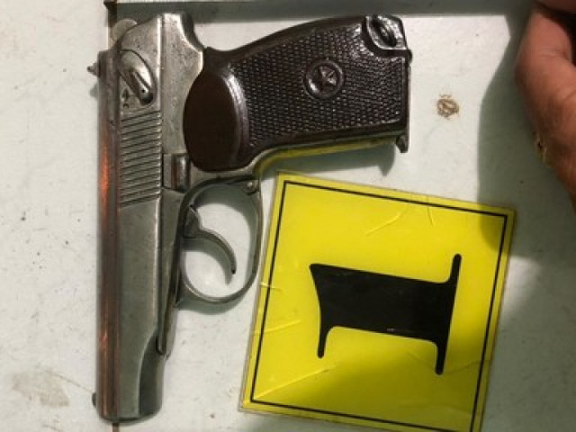 Pháp luật - Cảnh sát ở TPHCM vây bắt kẻ cầm súng K59 đi tìm đối thủ giải quyết mâu thuẫn