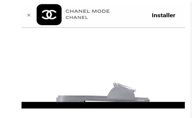 Nếu không được trưng bày trong cửa hàng cao cấp mang tên Chanel, có lẽ chẳng ai tin những đôi dép Chanel này chính là hàng hiệu xa xỉ. 
