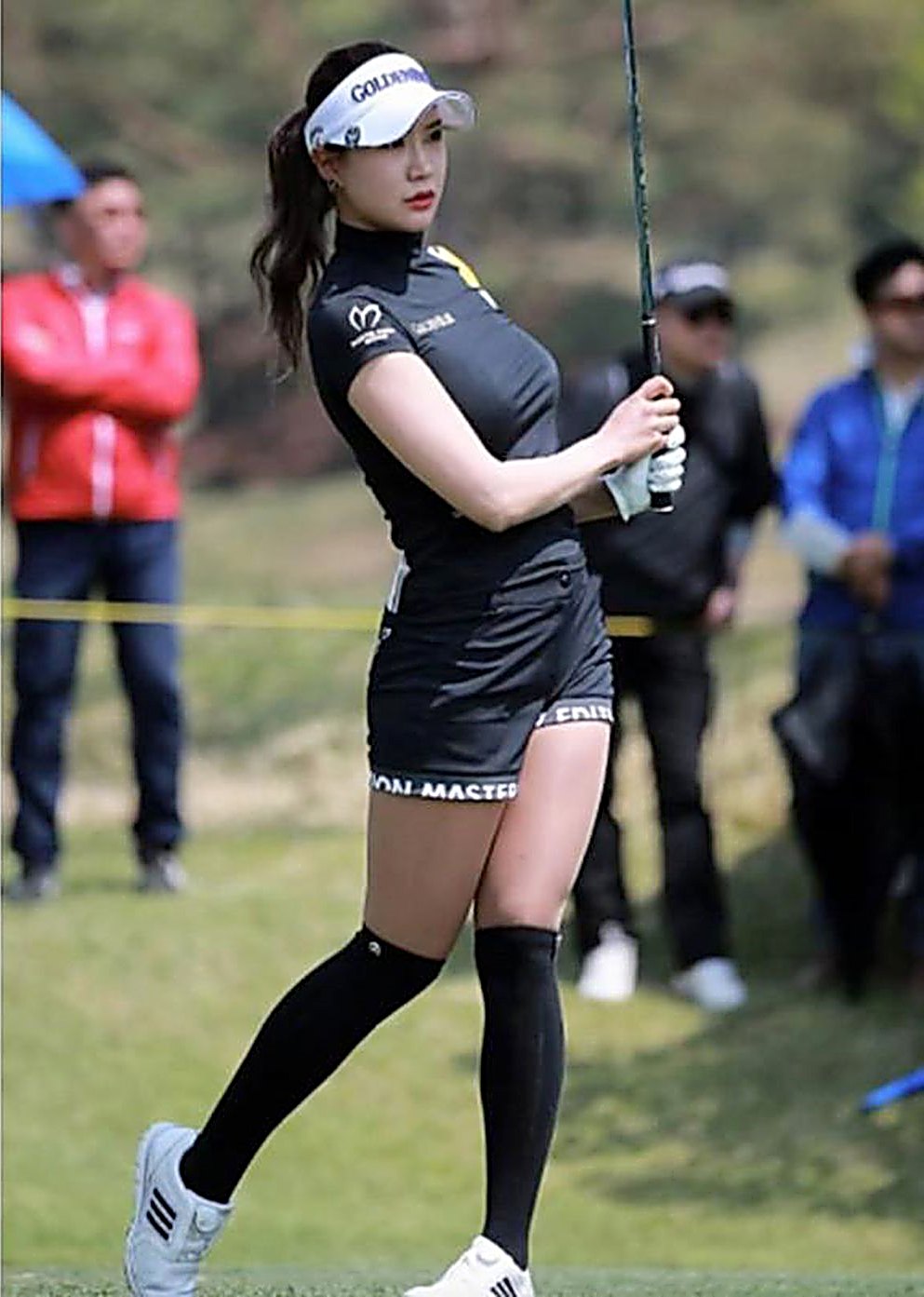 Yoo Hyun Ju theo đuổi golf từ sớm thậm chí bị chậm trễ việc học vì môn thể thao này.