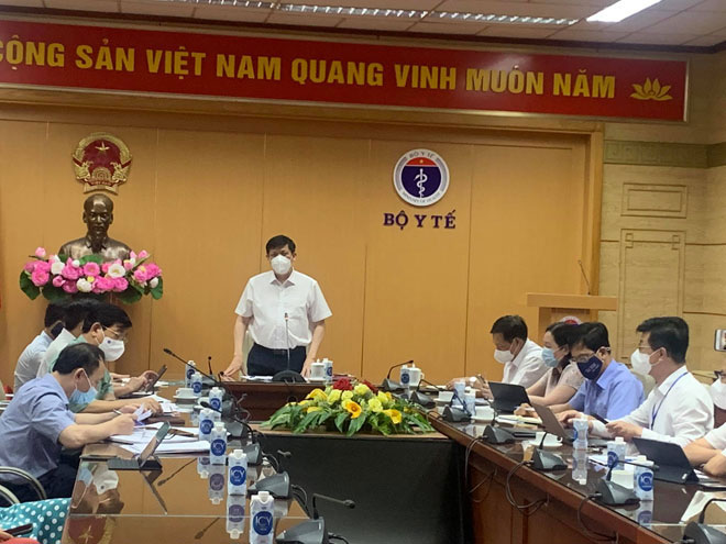 Bộ trưởng Bộ Y tế Nguyễn Thanh Long chỉ đạo tại cuộc họp khẩn chiều 25/5.&nbsp;