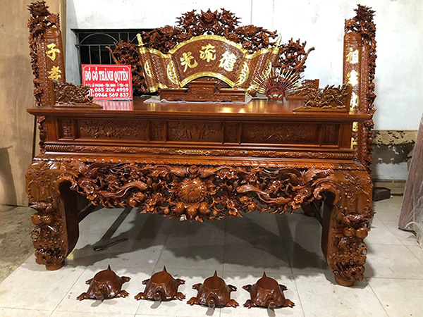 Sập thờ Mai Điểu tại Đồ gỗ Thành Quyên