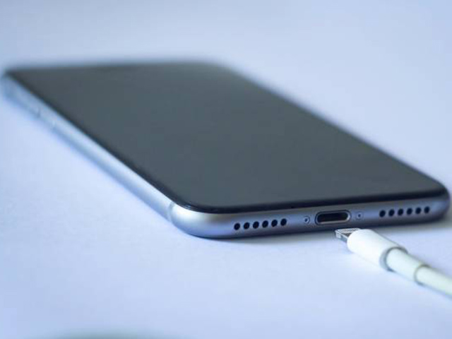 Thời trang Hi-tech - Video này cho thấy dây cáp iPhone hay bị đứt