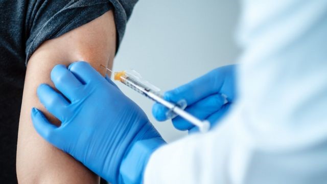 Phản ứng tiêm tại chỗ xuất hiện muộn sau khoảng 7 ngày, nhưng không phải là chống chỉ đinh tiêm vắc-xin.