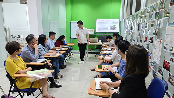 Phiên dịch viên Khang Nguyễn: Đam mê là chìa khóa thành công trong ngành ngôn ngữ - 3