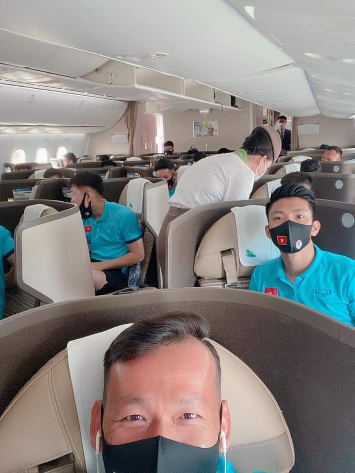 Trực tiếp ĐT Việt Nam lên đường đi UAE: Hừng hực khí thế, quyết tâm đua vé World Cup 2022 - 2