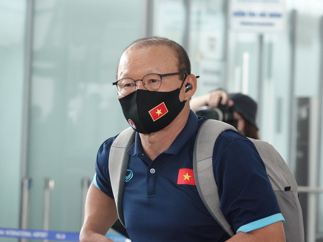 Trực tiếp ĐT Việt Nam lên đường đi UAE: Hừng hực khí thế, quyết tâm đua vé World Cup 2022 - 5