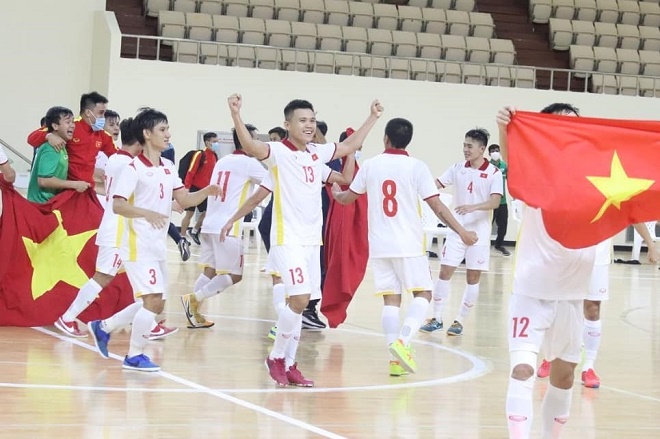 ĐT futsal Việt Nam ăn mừng vé dự World Cup, nhận thưởng nóng 1 tỷ đồng - 7