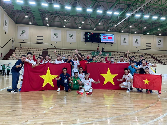 ĐT futsal Việt Nam ăn mừng vé dự World Cup, nhận thưởng nóng 1 tỷ đồng - 8