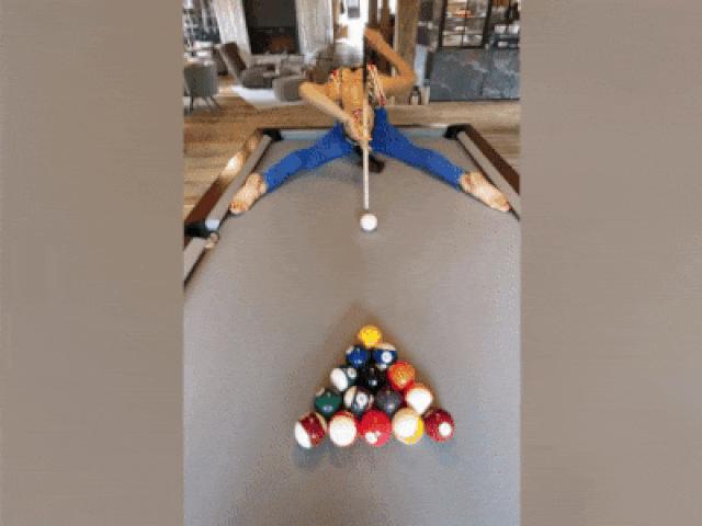 Media - Sửng sốt với khả năng uốn dẻo siêu phàm của ngôi sao Instagram