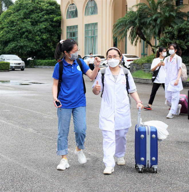 Gần trăm giảng viên, sinh viên Đại học Y dược Hải Phòng lên đường chi viện cho Bắc Giang chống dịch COVID-19 - 10