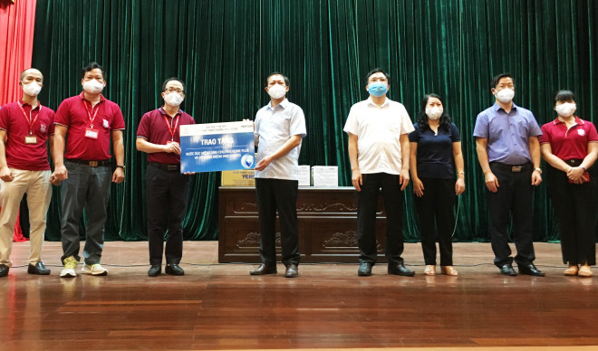 60 sinh viên trường Đại học Y Hà Nội xông pha tuyến đầu chống dịch COVID-19 tại Bắc Ninh - 3
