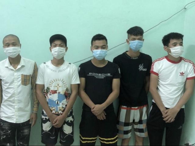 Tin tức trong ngày - Tụ tập ăn uống giữa lúc giãn cách phòng dịch COVID-19, 6 thanh niên lĩnh phạt 102 triệu đồng