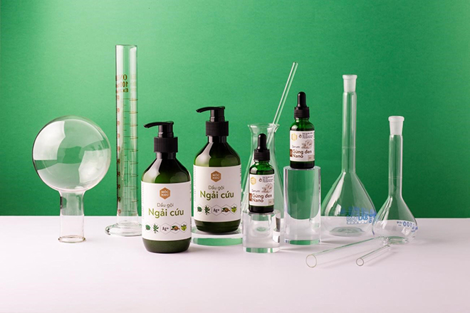 Dầu gội ngải cứu Mộc Nhu -  sự kết hợp hoàn hảo thành phần thuần thiên nhiên và công nghệ nano bạc (Ag+) hỗ trợ da đầu sạch gàu nhanh chóng, an toàn