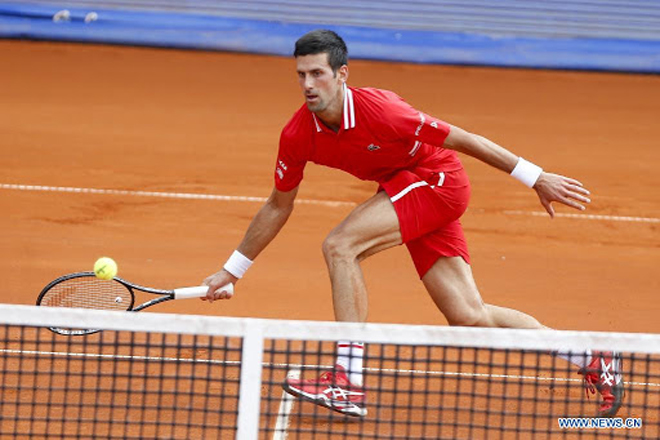 Djokovic có hành động nóng nảy trước thềm tham dự Roland Garros 2021