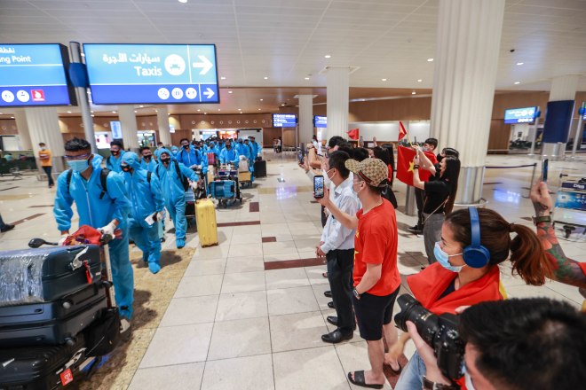 ĐT Việt Nam được chào đón nồng nhiệt ở UAE, sẵn sàng đua vé World Cup - 10
