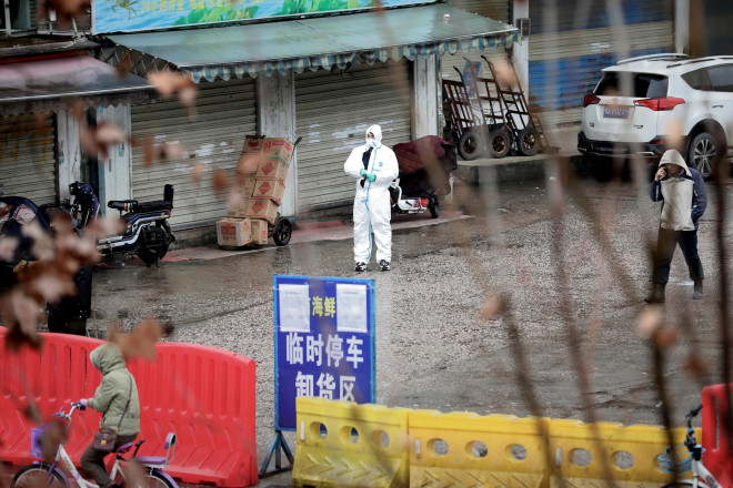 Chợ hải sản Hoa Nam, TP Vũ Hán - Trung Quốc, là nơi phát hiện những ca Covid-19 đầu tiên. Ảnh: Reuters