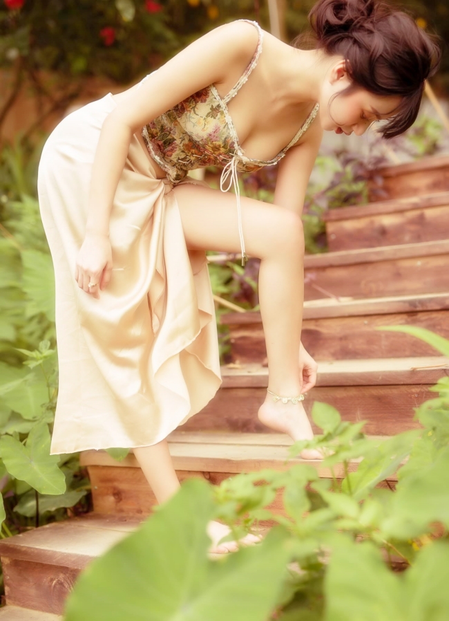 Mặc dù &#34;nấm lùn&#34; nhưng&nbsp;Kim Chi lại vô cùng quyến rũ với những shoot hình nội y hay mang hơi hướng thơ ngây gợi cảm.
